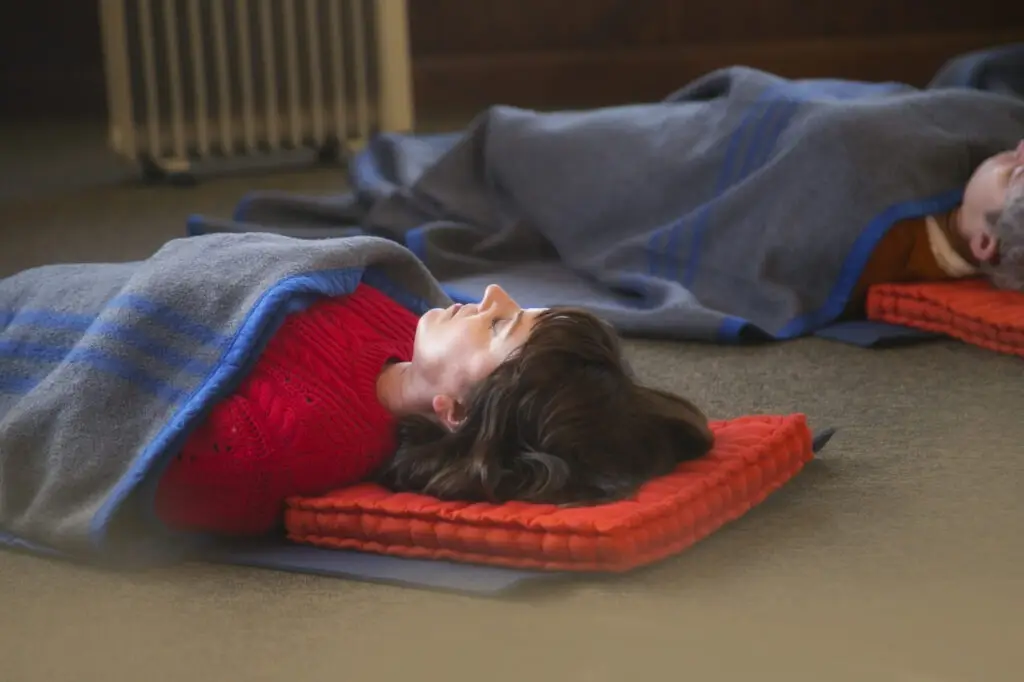 Women doing nidra yoga | nidra-yoga| nidra-sleep